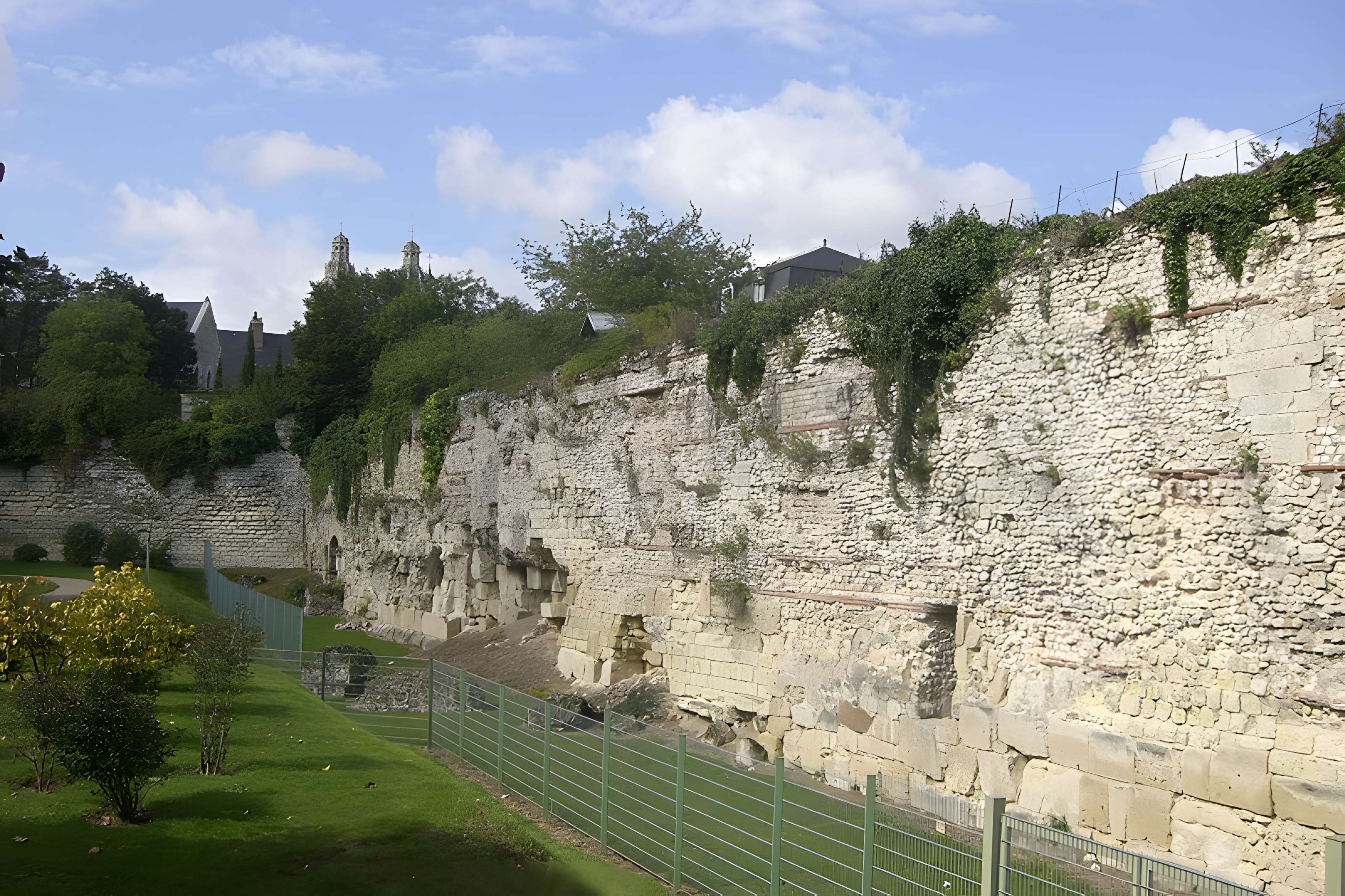 Enceinte gallo-romaine de Tours
