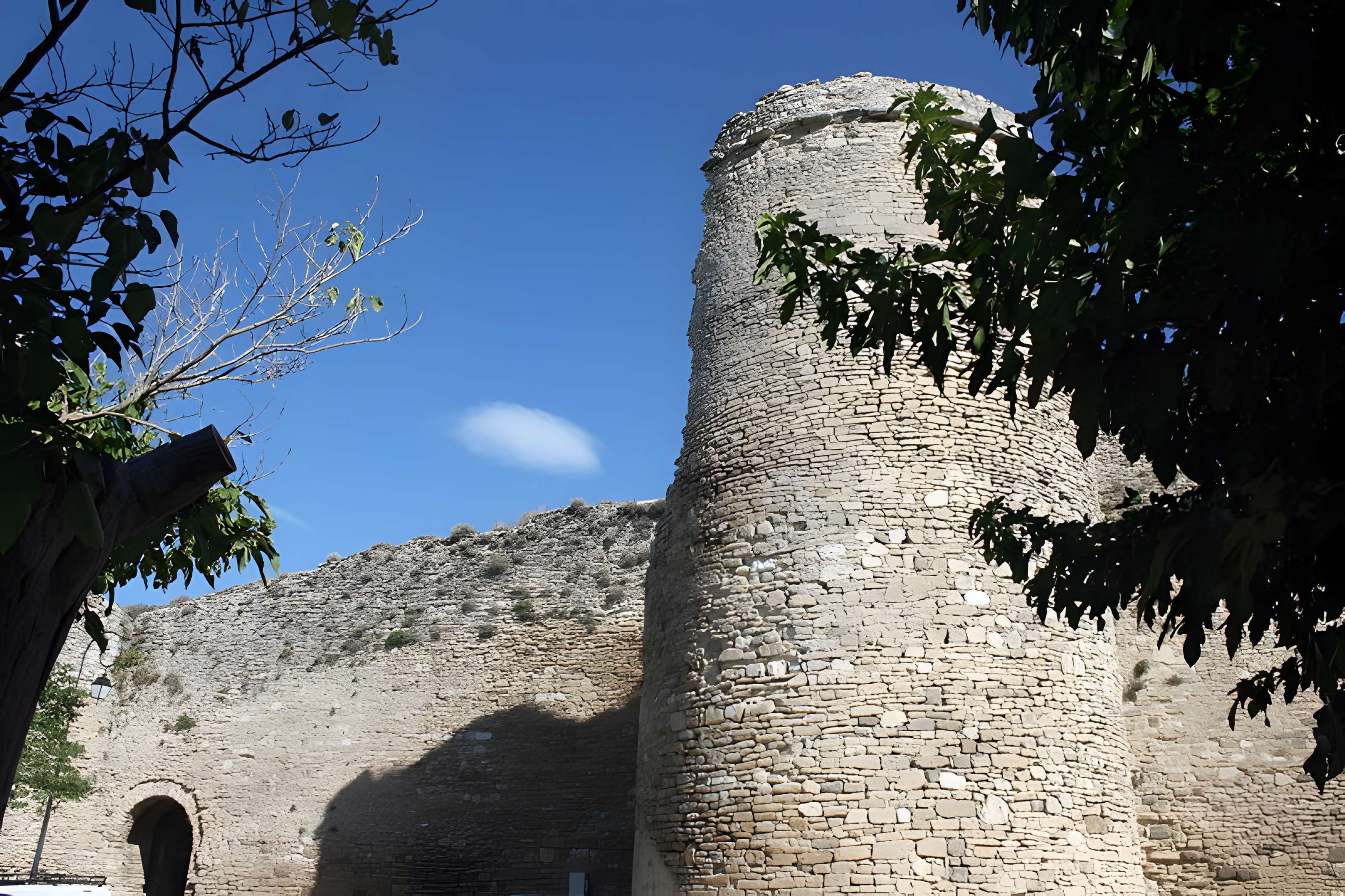 Enceinte romaine de Venasque 