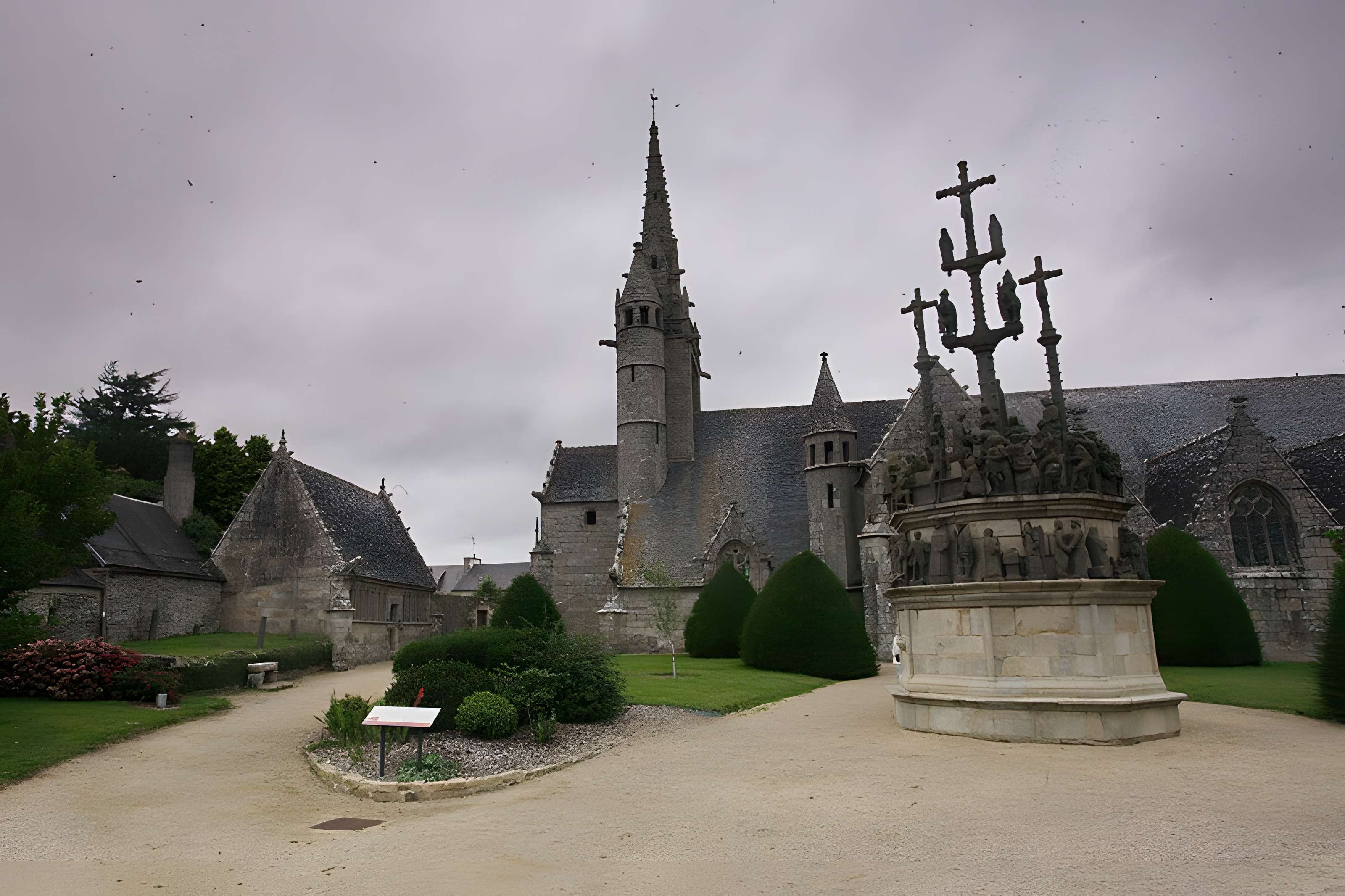 Enclos paroissial de Plougonven