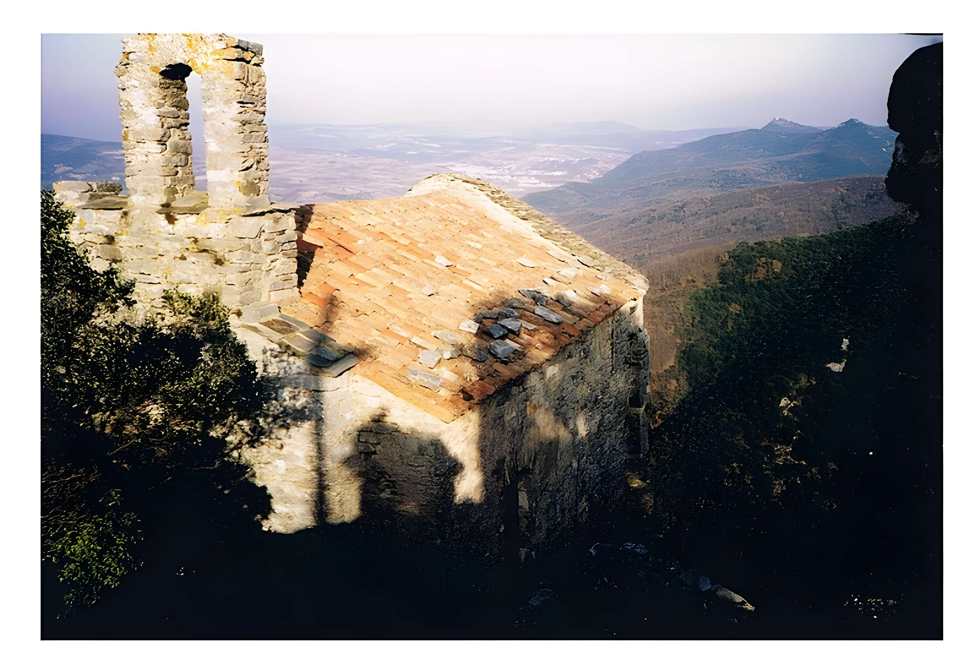 Ensemble castral dit castellas Saint-Michel de Mourcairol