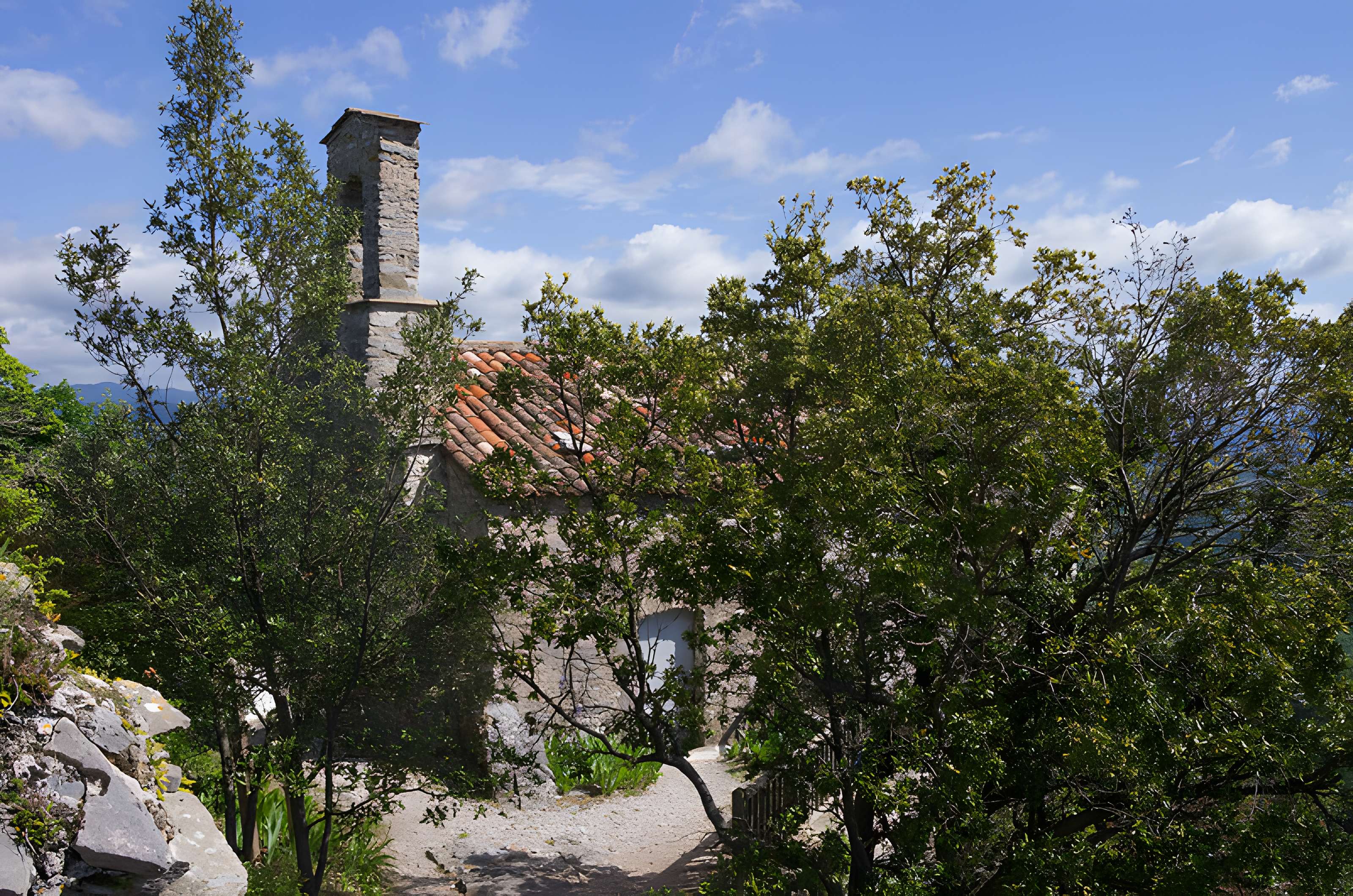 Ensemble castral dit castellas Saint-Michel de Mourcairol