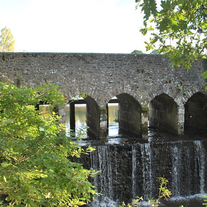 Photo de Ensemble fortifié de la chapelle et du pont de Chevré