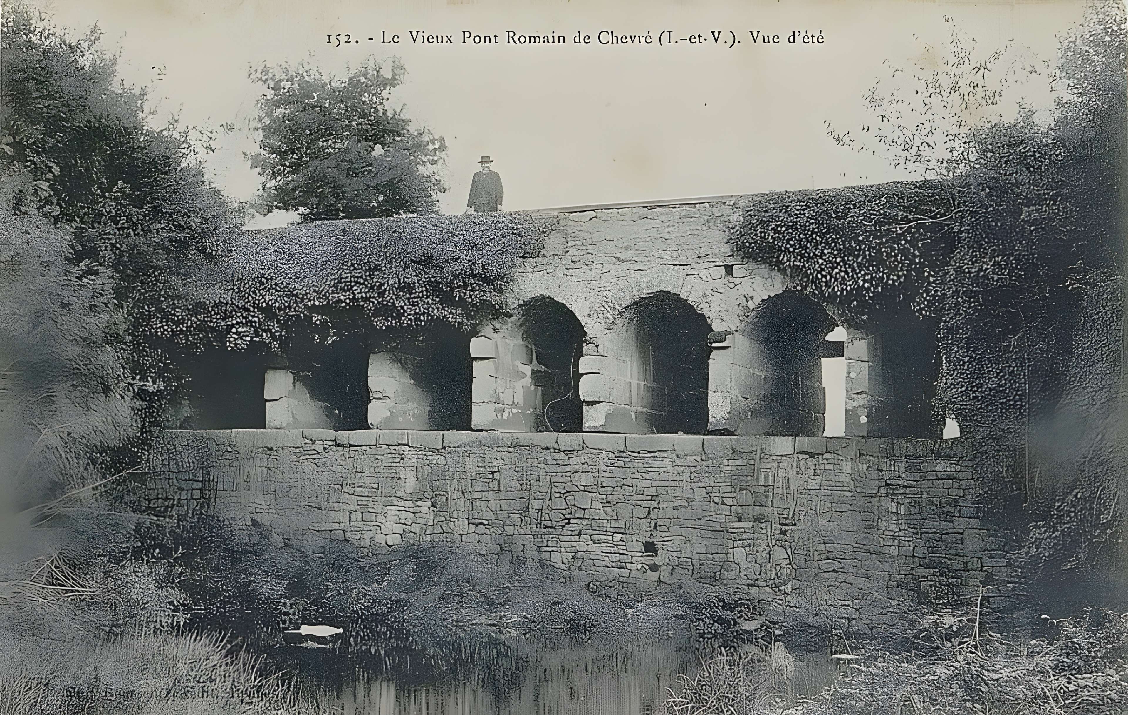 Ensemble fortifié de la chapelle et du pont de Chevré