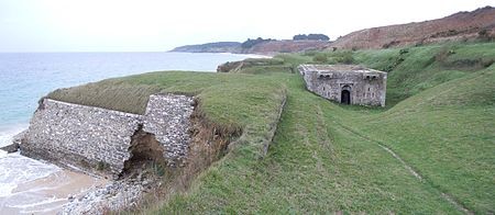 Photo de Ensemble fortifié de La Ferrière à Locmaria