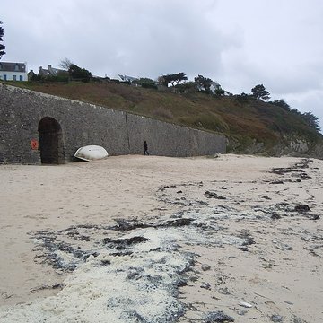 ensemble fortifie de la ferriere a locmaria