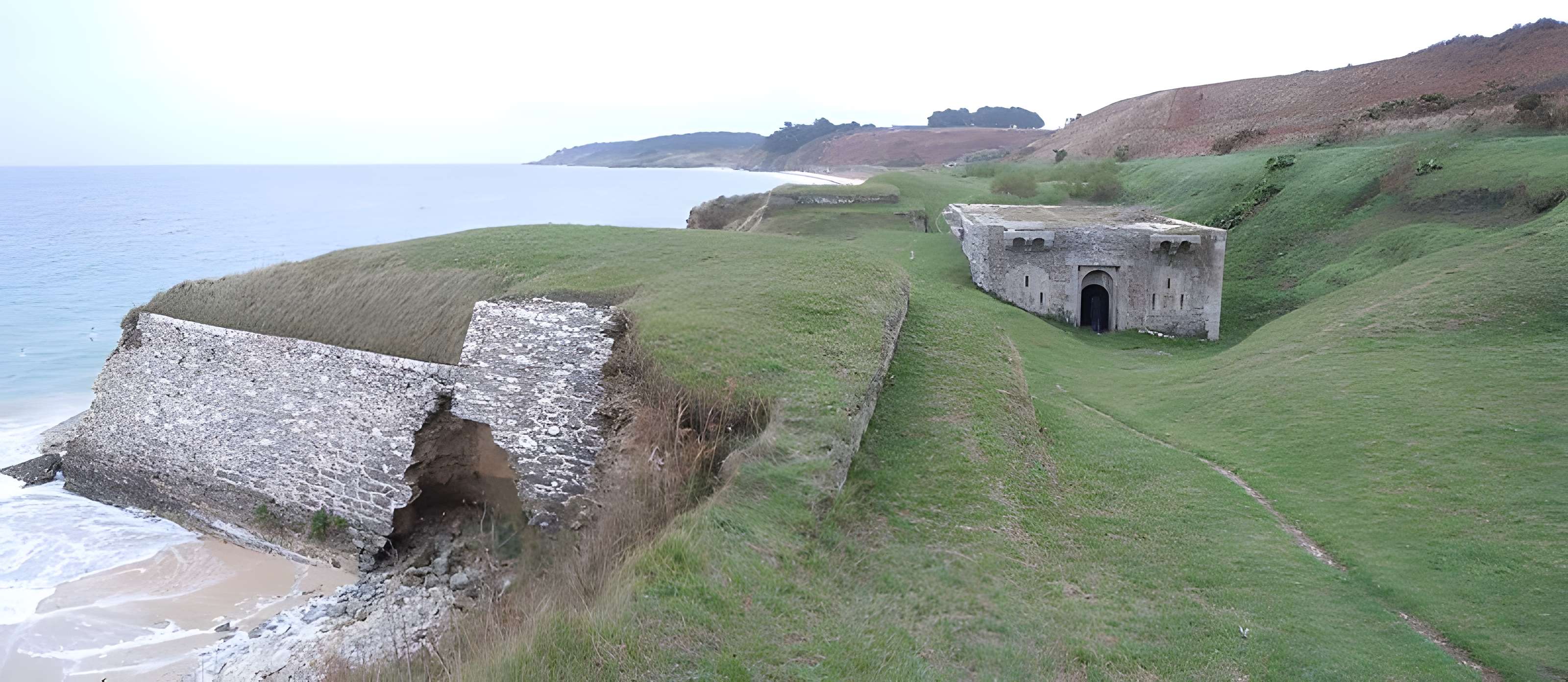 Ensemble fortifié de La Ferrière à Locmaria