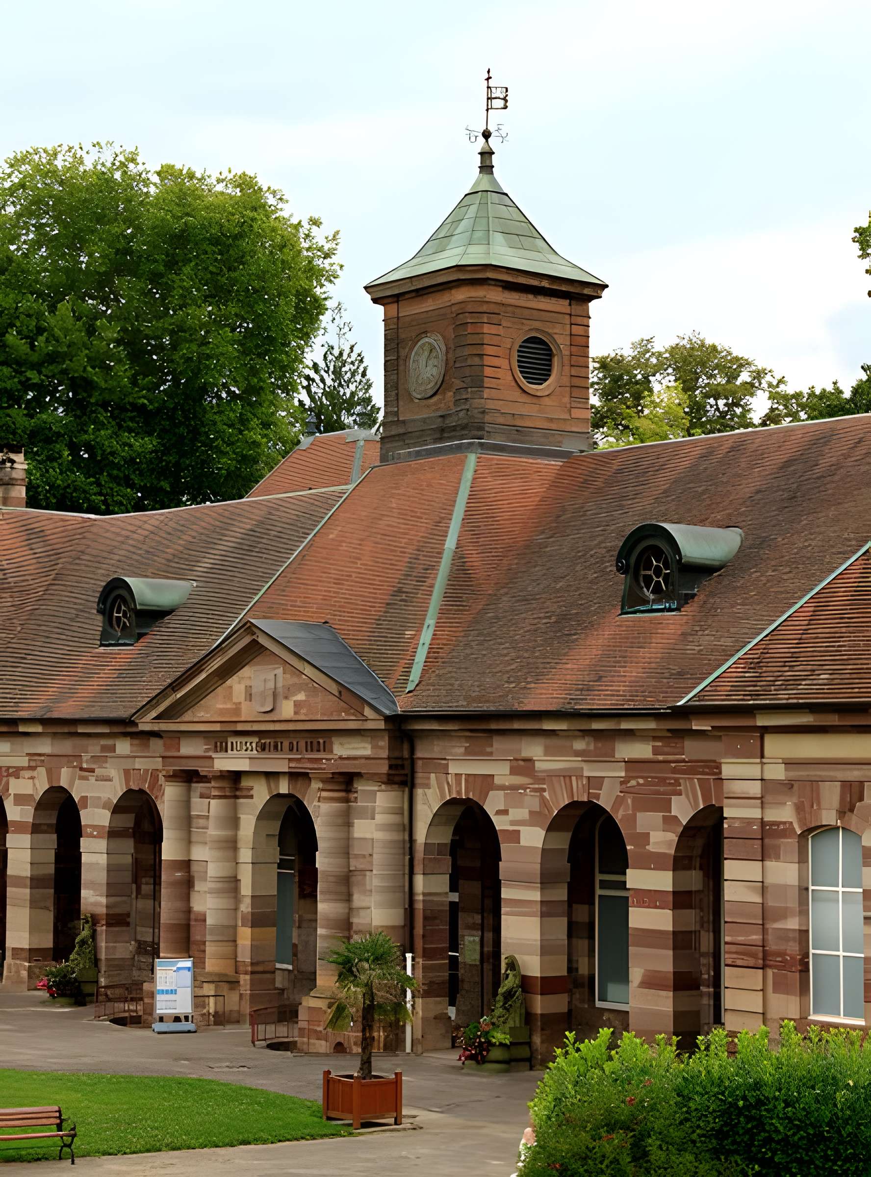 Établissement thermal de Luxeuil-les-Bains