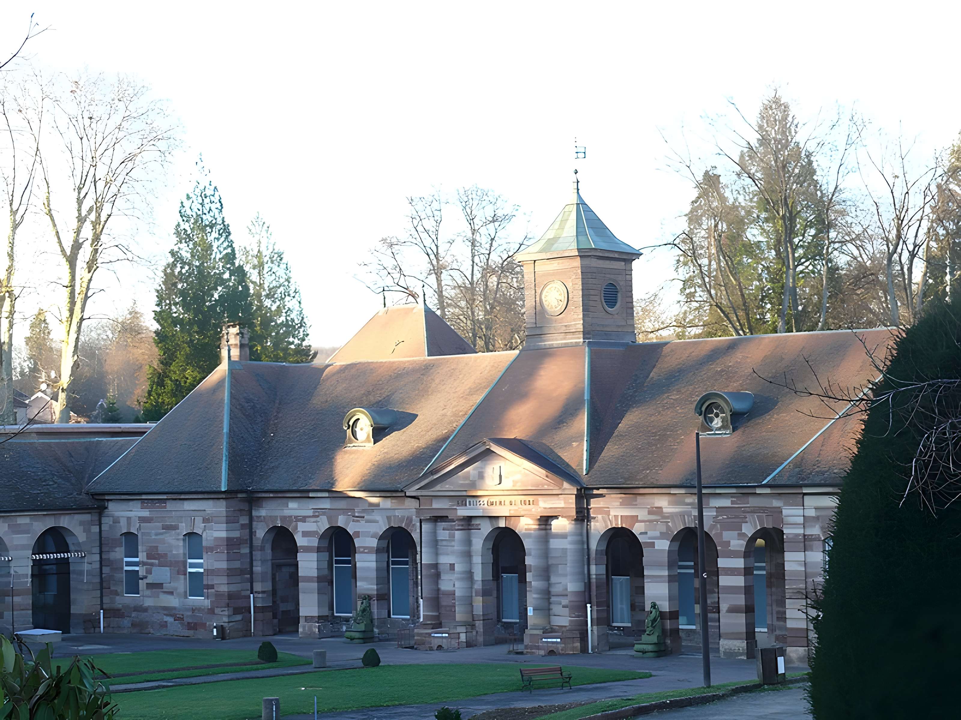 Établissement thermal de Luxeuil-les-Bains