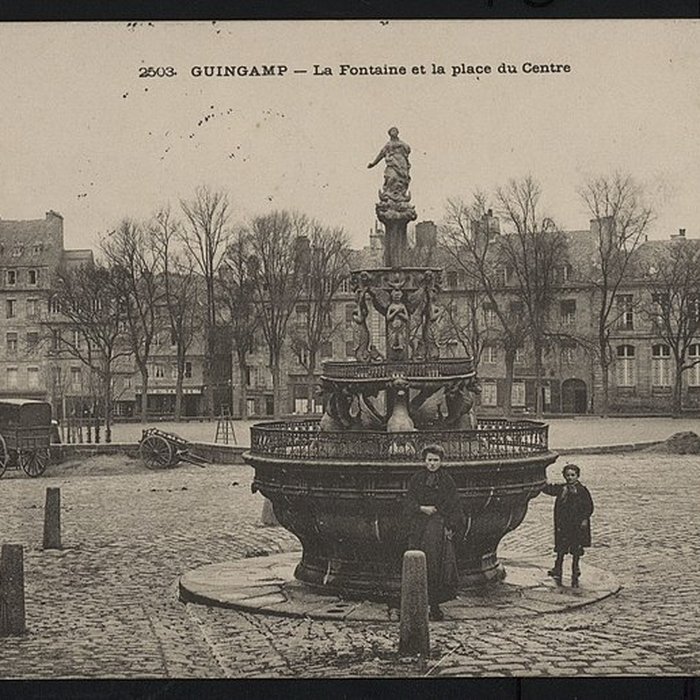 Photo de Fontaine de la Plomée à Guingamp