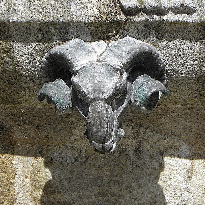 Photo de Fontaine de la Plomée à Guingamp