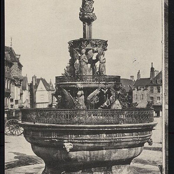 Photo de Fontaine de la Plomée à Guingamp