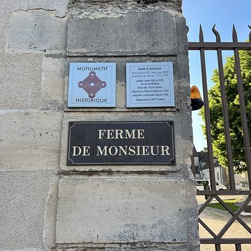 Ferme de Monsieur à Mandres-les-Roses