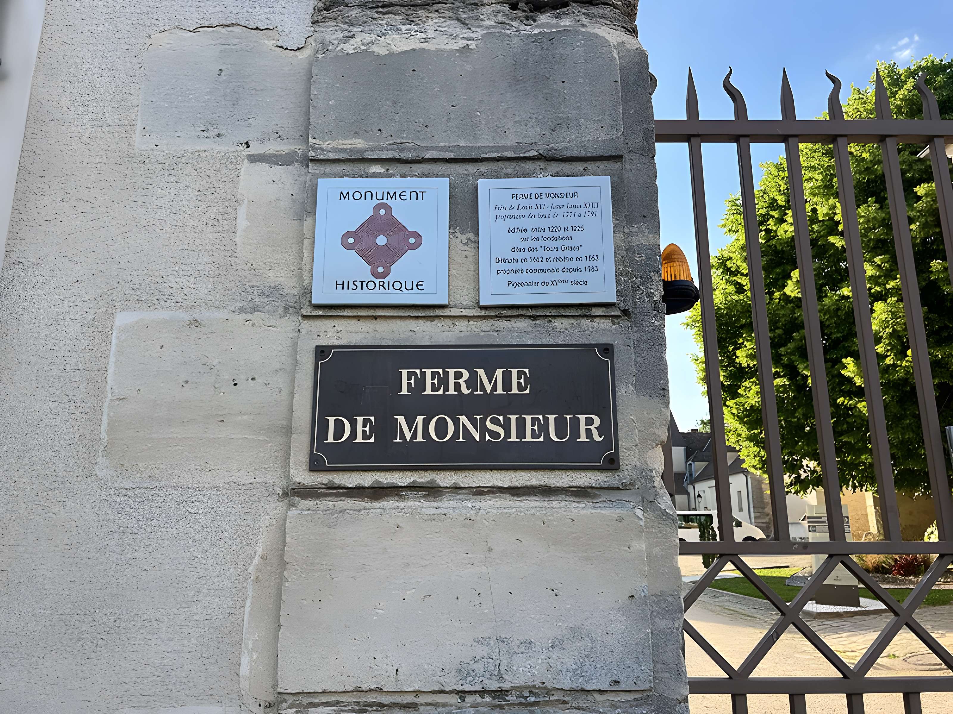 Ferme de Monsieur à Mandres-les-Roses