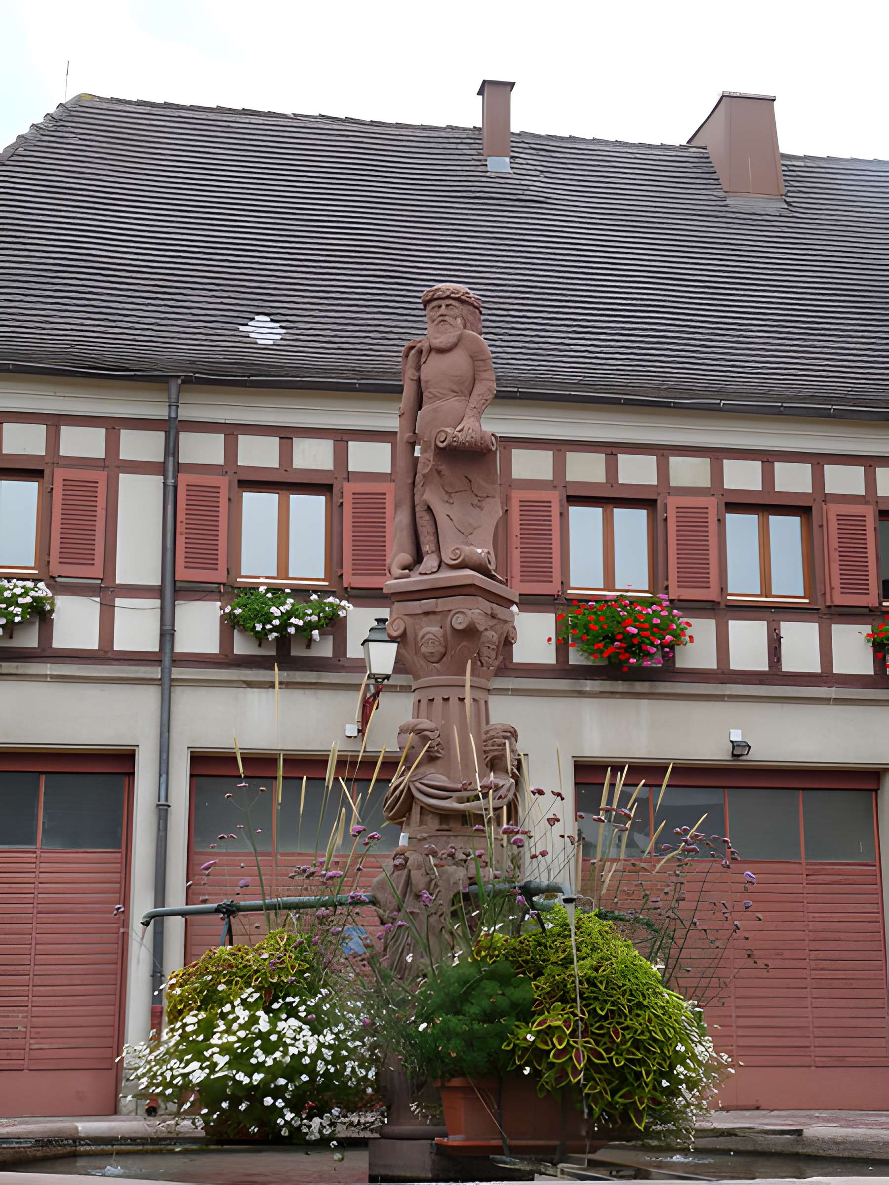 Fontaine de l'Homme Sauvage à Ammerschwihr