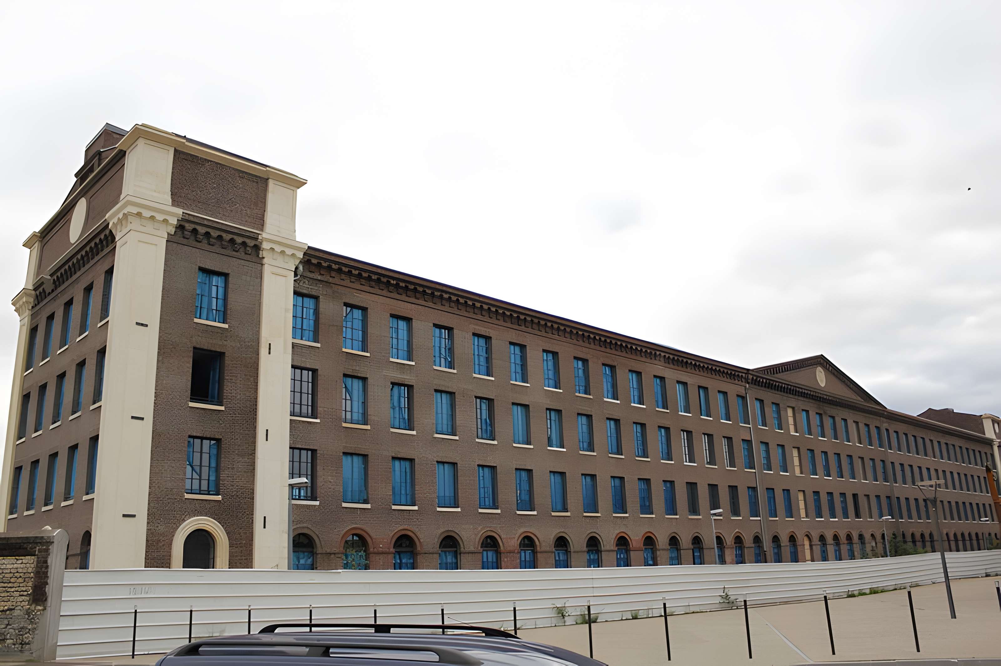 Ancienne filature La Foudre, puis caserne Tallandier