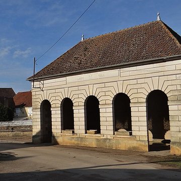 Fontaine abreuvoir lavoir de Santigny
