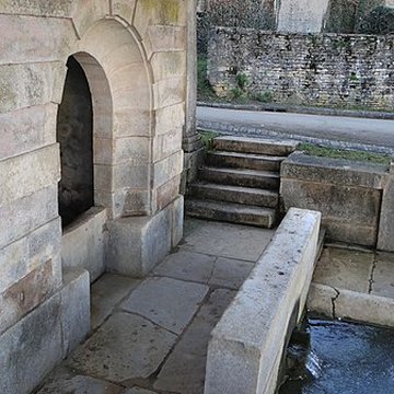 Fontaine abreuvoir lavoir de Santigny
