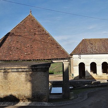 Fontaine abreuvoir lavoir de Santigny