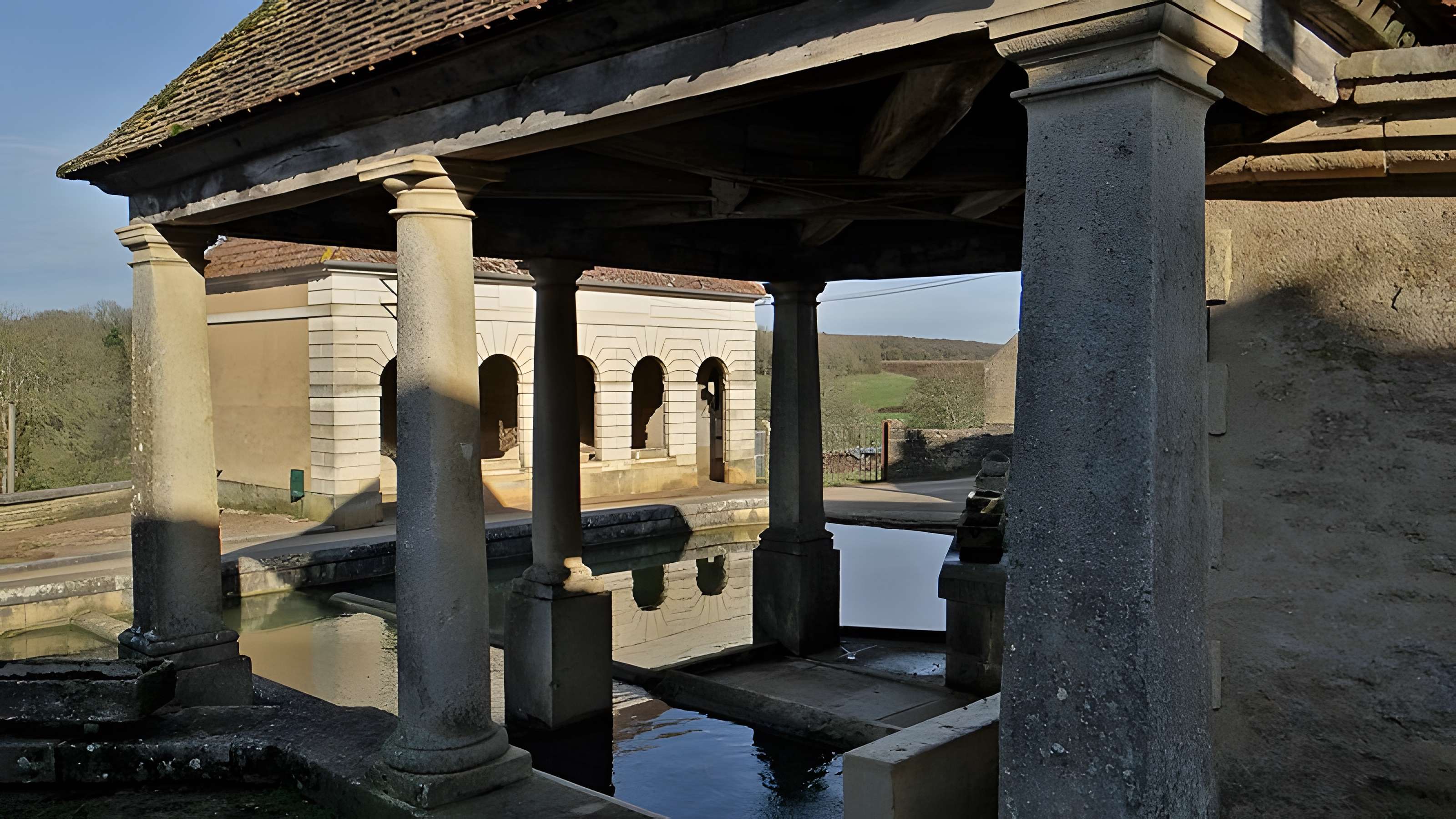 Fontaine abreuvoir lavoir de Santigny