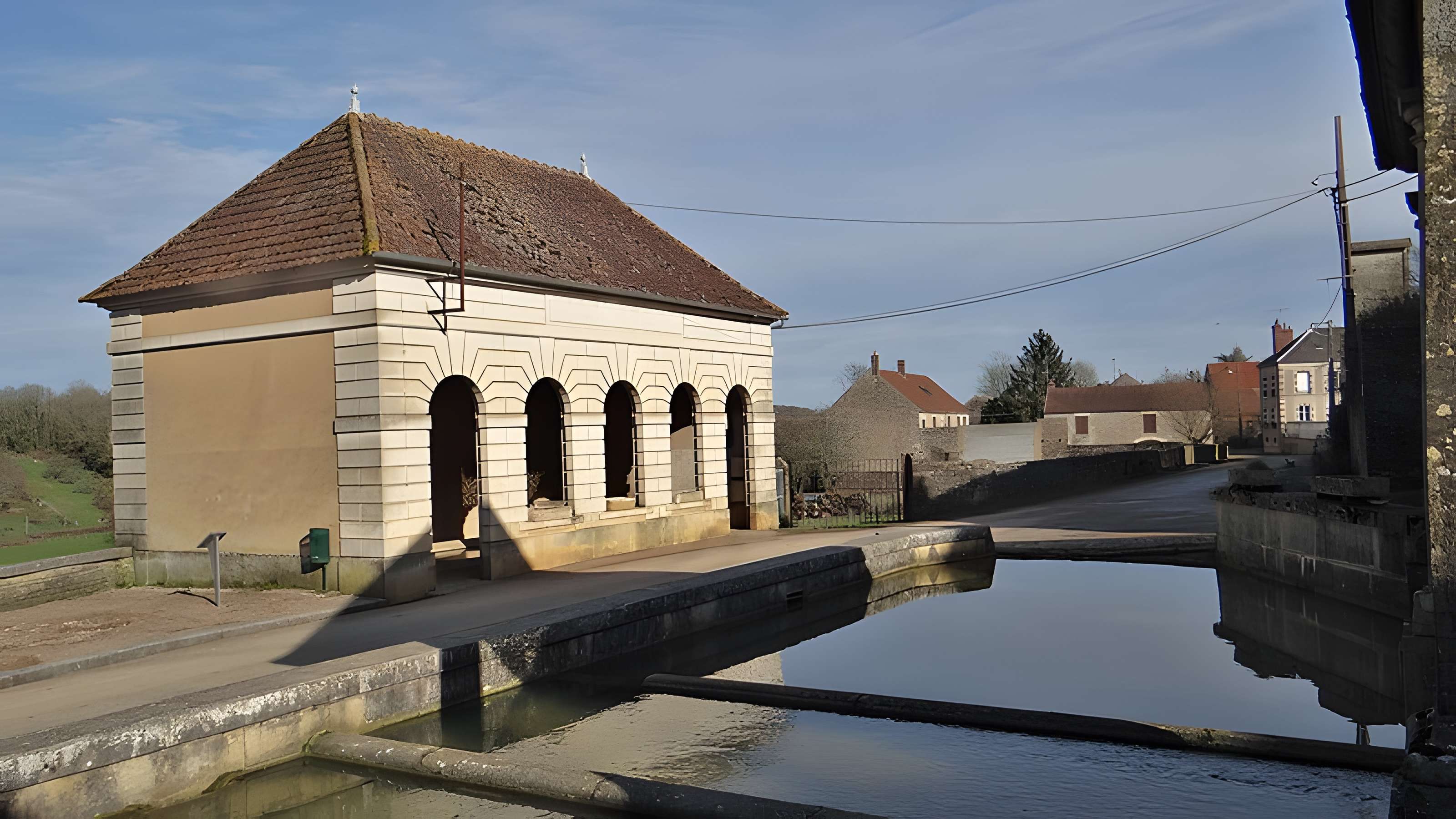 Fontaine abreuvoir lavoir de Santigny