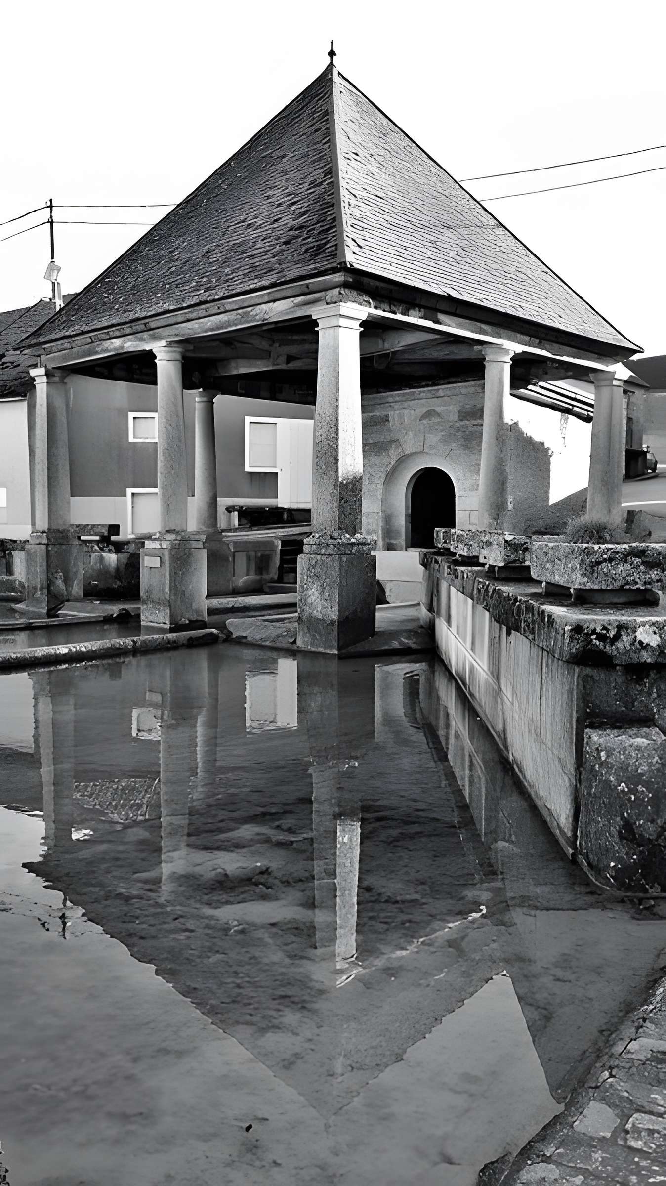 Fontaine abreuvoir lavoir de Santigny