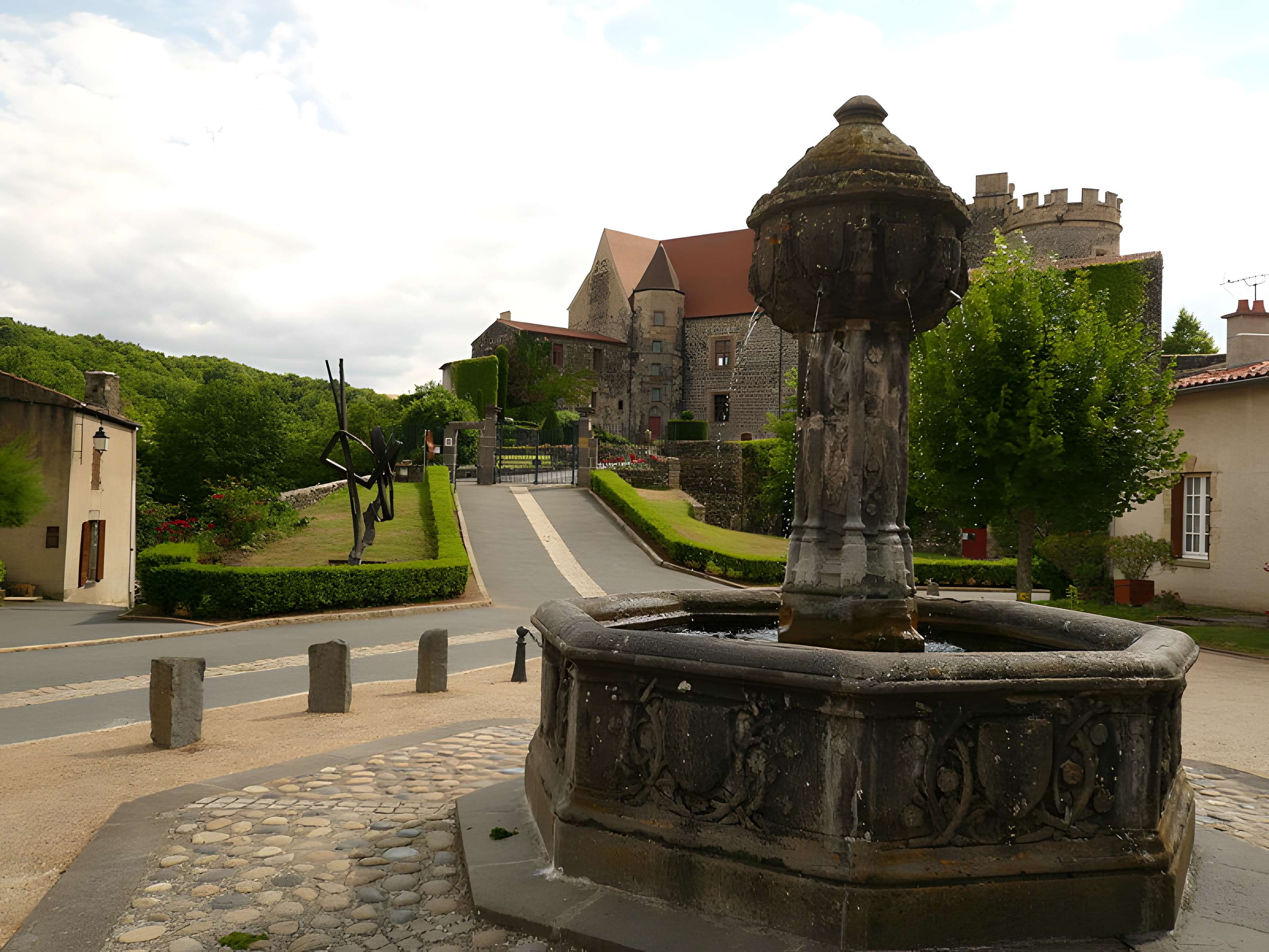 Fontaine de Saint-Saturnin