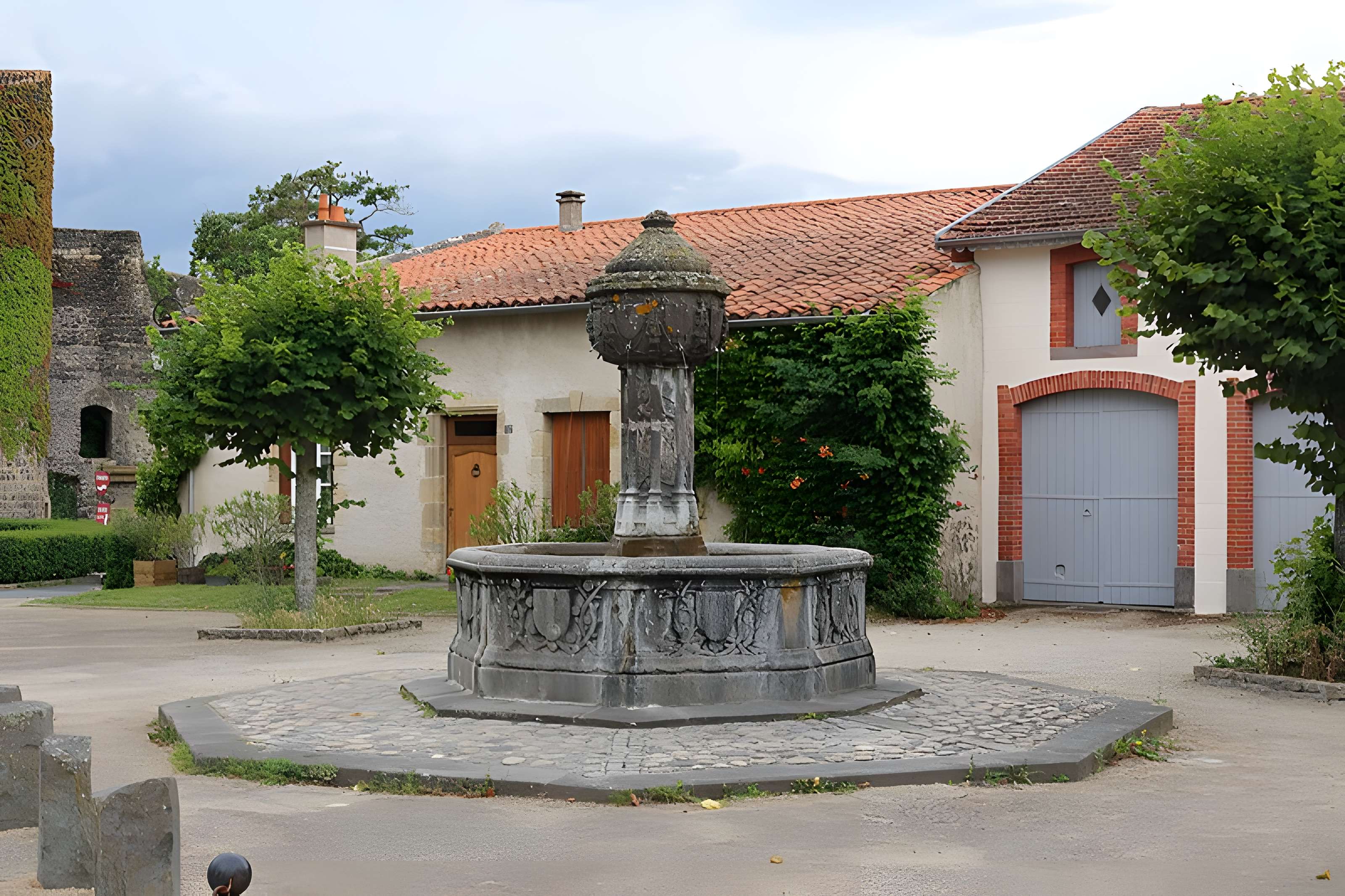 Fontaine de Saint-Saturnin