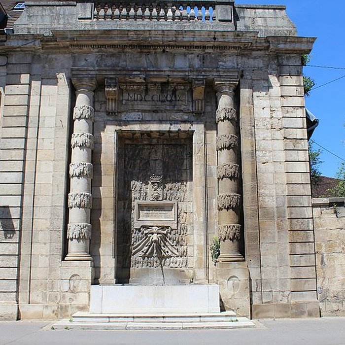 Photo de Fontaine Attiret de Dole