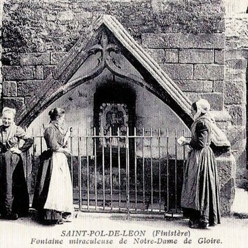 Fontaine de la Gloire à Saint-Pol-de-Léon