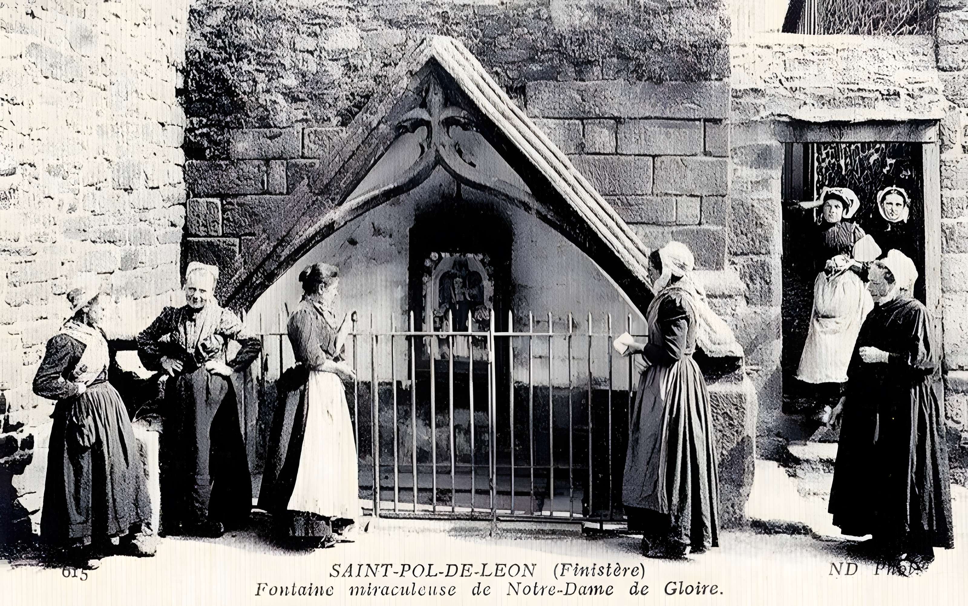 Fontaine de la Gloire à Saint-Pol-de-Léon