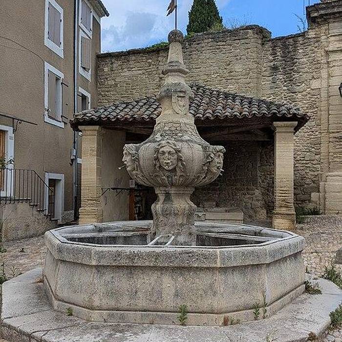 Photo de Fontaine de la Grand-Porte de Malemort-du-Comtat