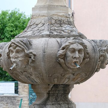 Fontaine de la Grand-Porte de Malemort-du-Comtat