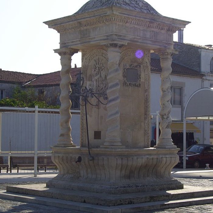 Photo de Fontaine de la place de la République du Château-dOléron