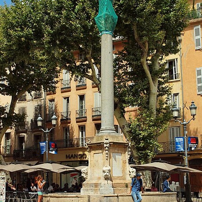 Photo de Fontaine de la place de lHôtel-de-Ville dAix-en-Provence