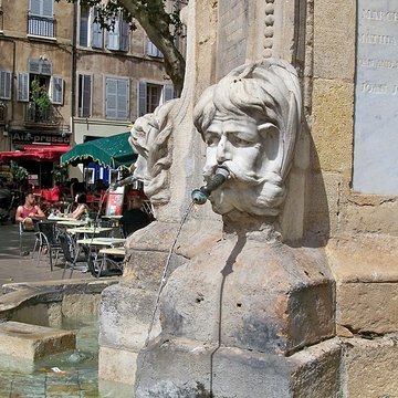 Fontaine de la place de lHôtel-de-Ville dAix-en-Provence