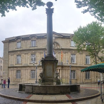 Fontaine de la place de lHôtel-de-Ville dAix-en-Provence