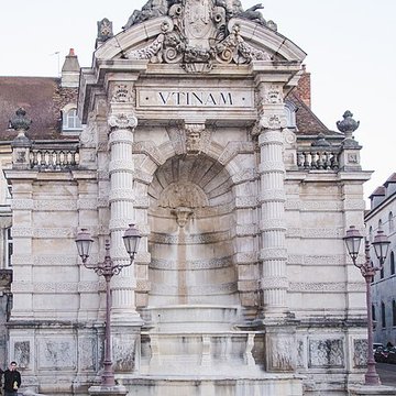 Fontaine de la place Jean-Cornet à Besançon
