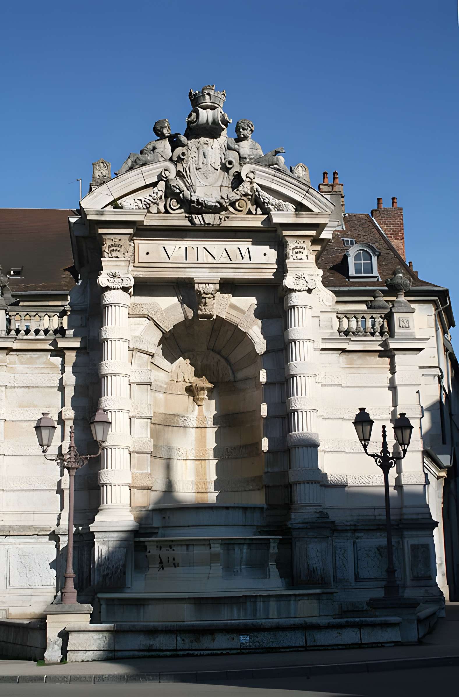 Fontaine de la place Jean-Cornet à Besançon