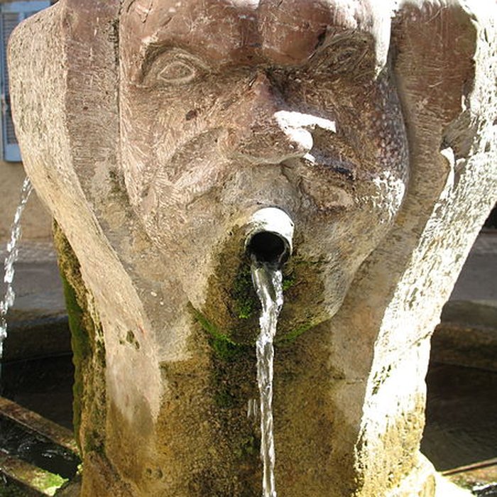 Photo de Fontaine de la rue de lAbreuvoir de Besse-sur-Issole
