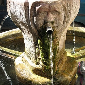 fontaine de la rue de l abreuvoir de besse sur issole