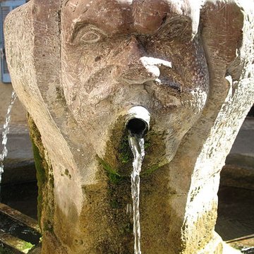 Fontaine de la rue de lAbreuvoir de Besse-sur-Issole