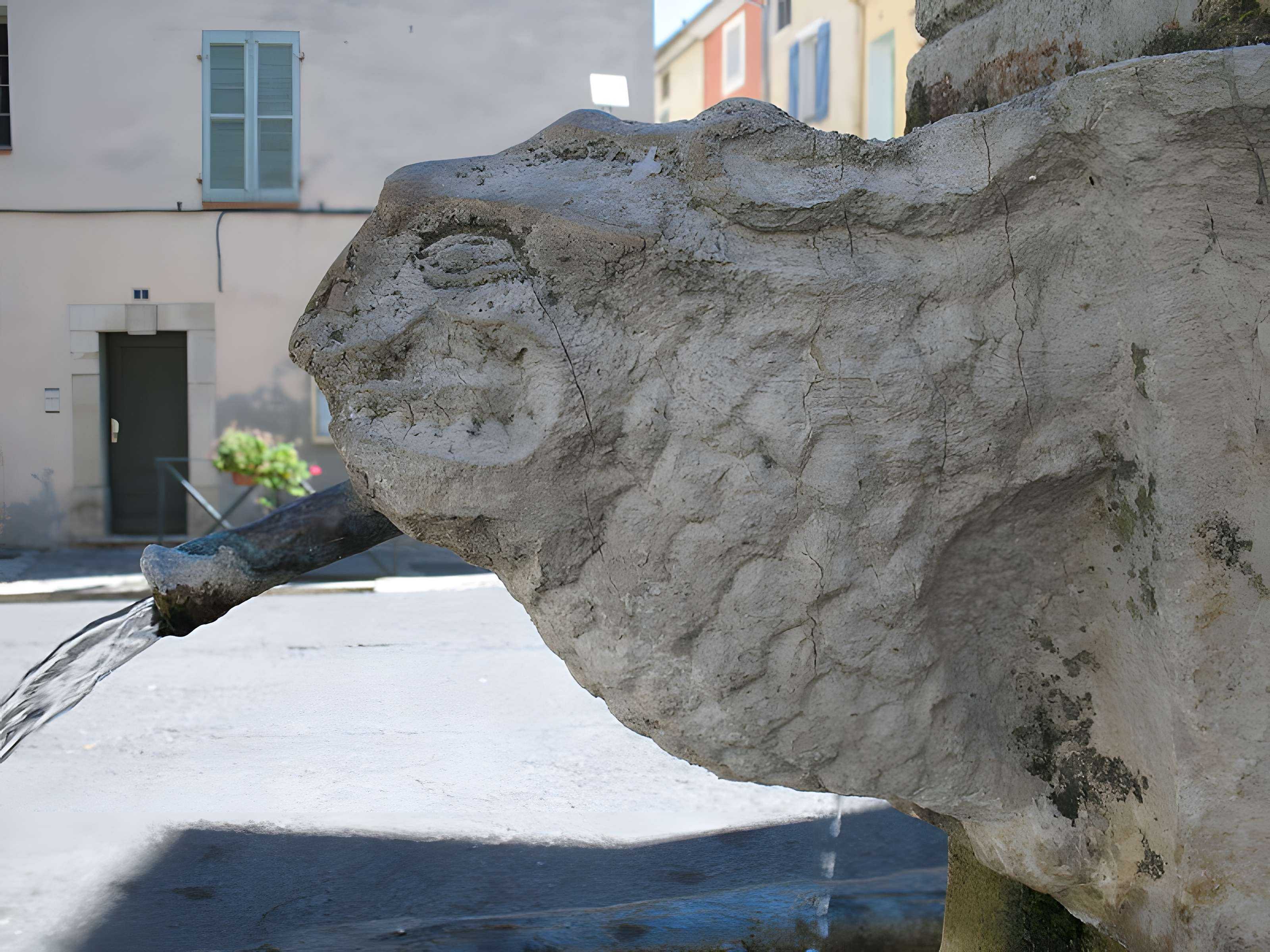 Fontaine de la rue de l'Abreuvoir de Besse-sur-Issole