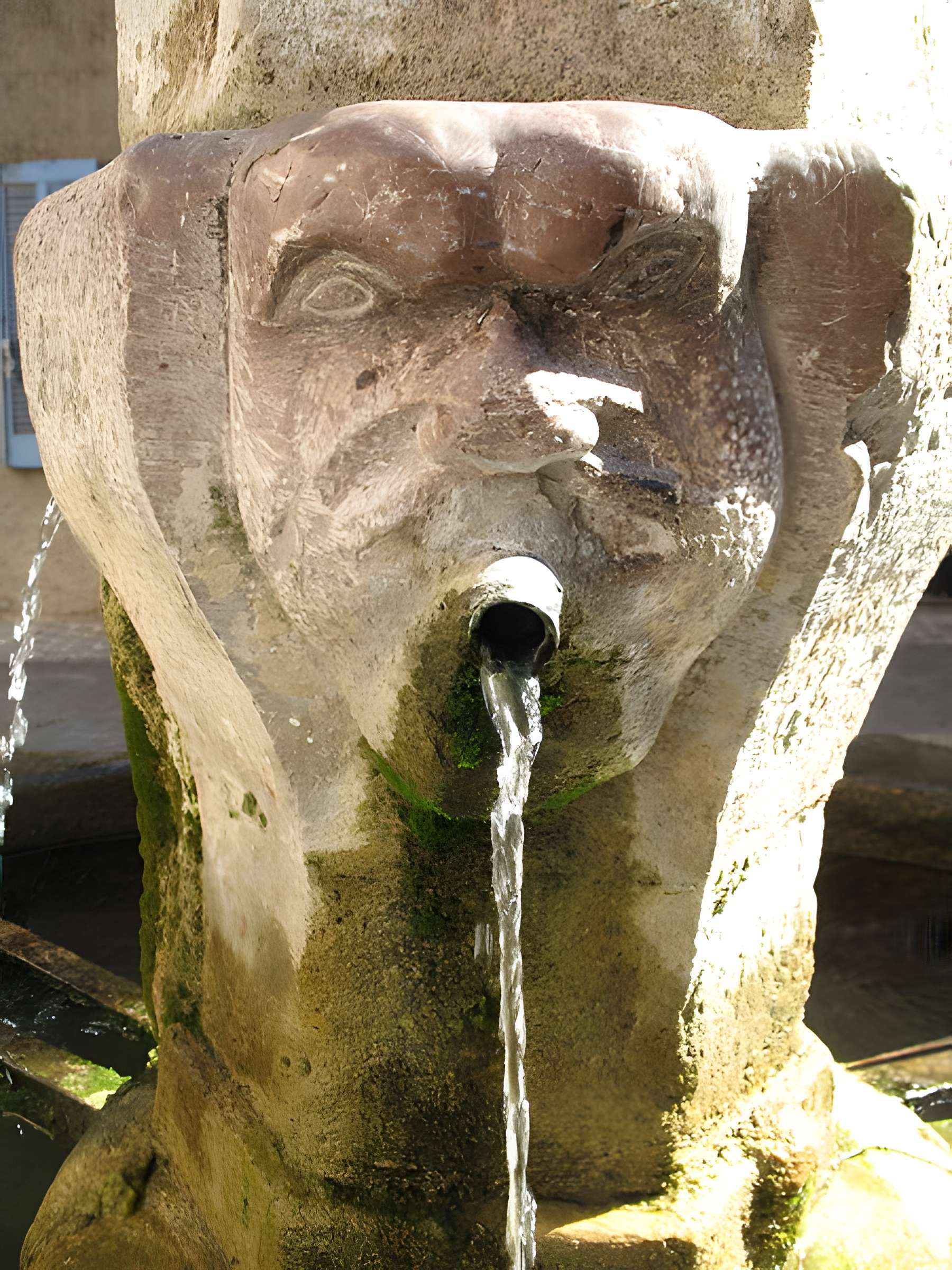 Fontaine de la rue de l'Abreuvoir de Besse-sur-Issole