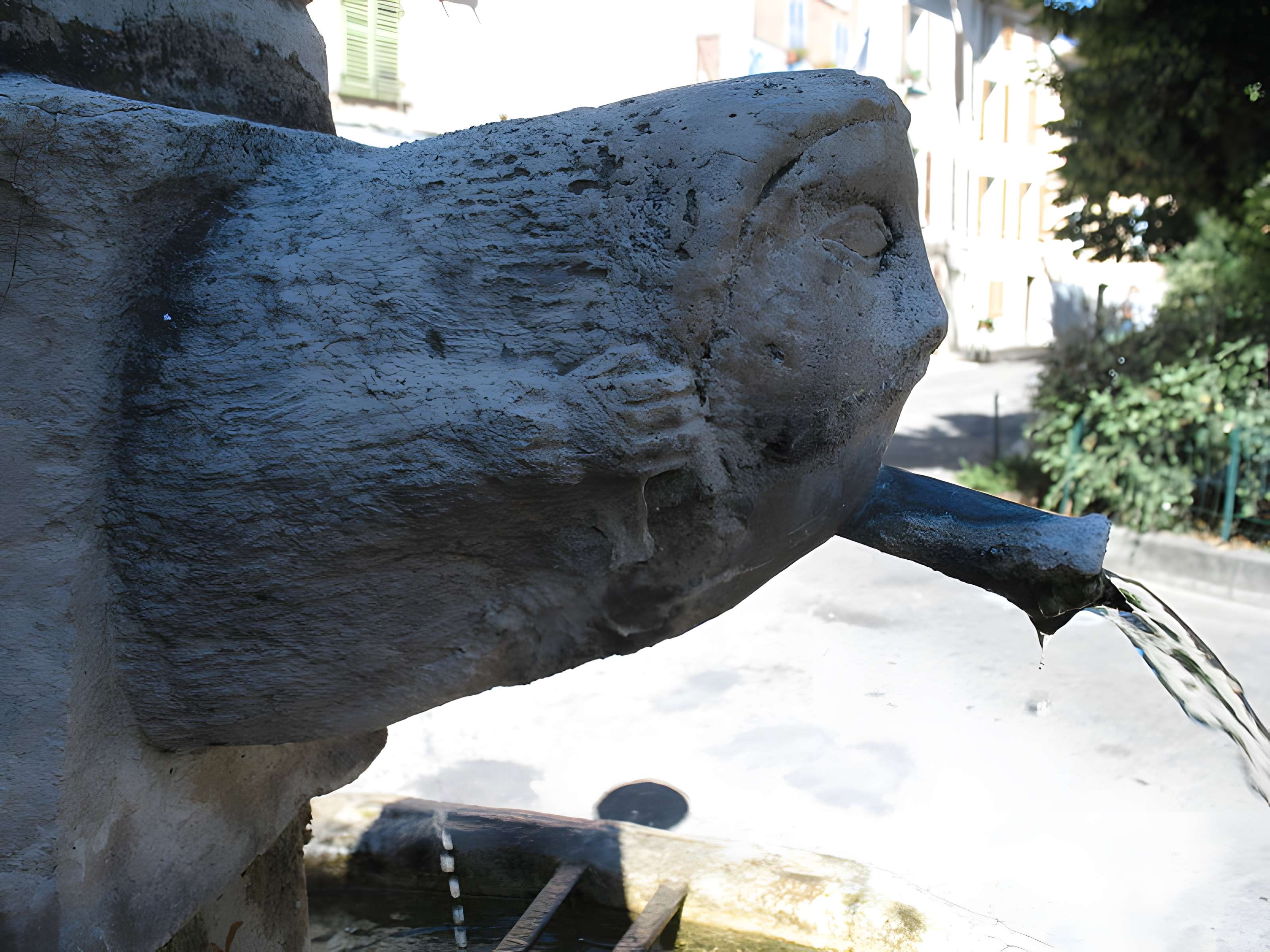 Fontaine de la rue de l'Abreuvoir de Besse-sur-Issole