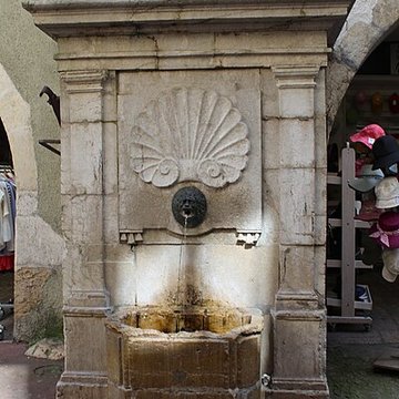 Fontaine de la rue de lÎle à Annecy