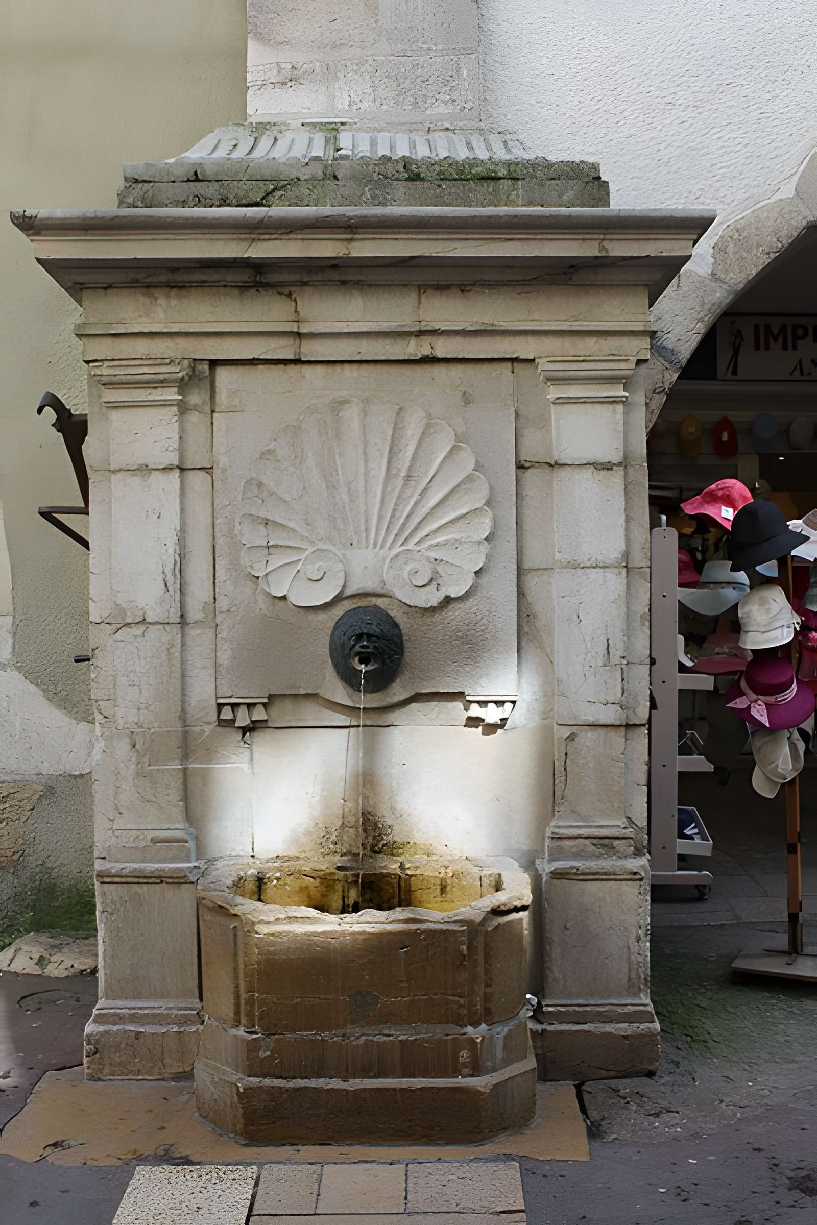 Fontaine de la rue de l'Île à Annecy