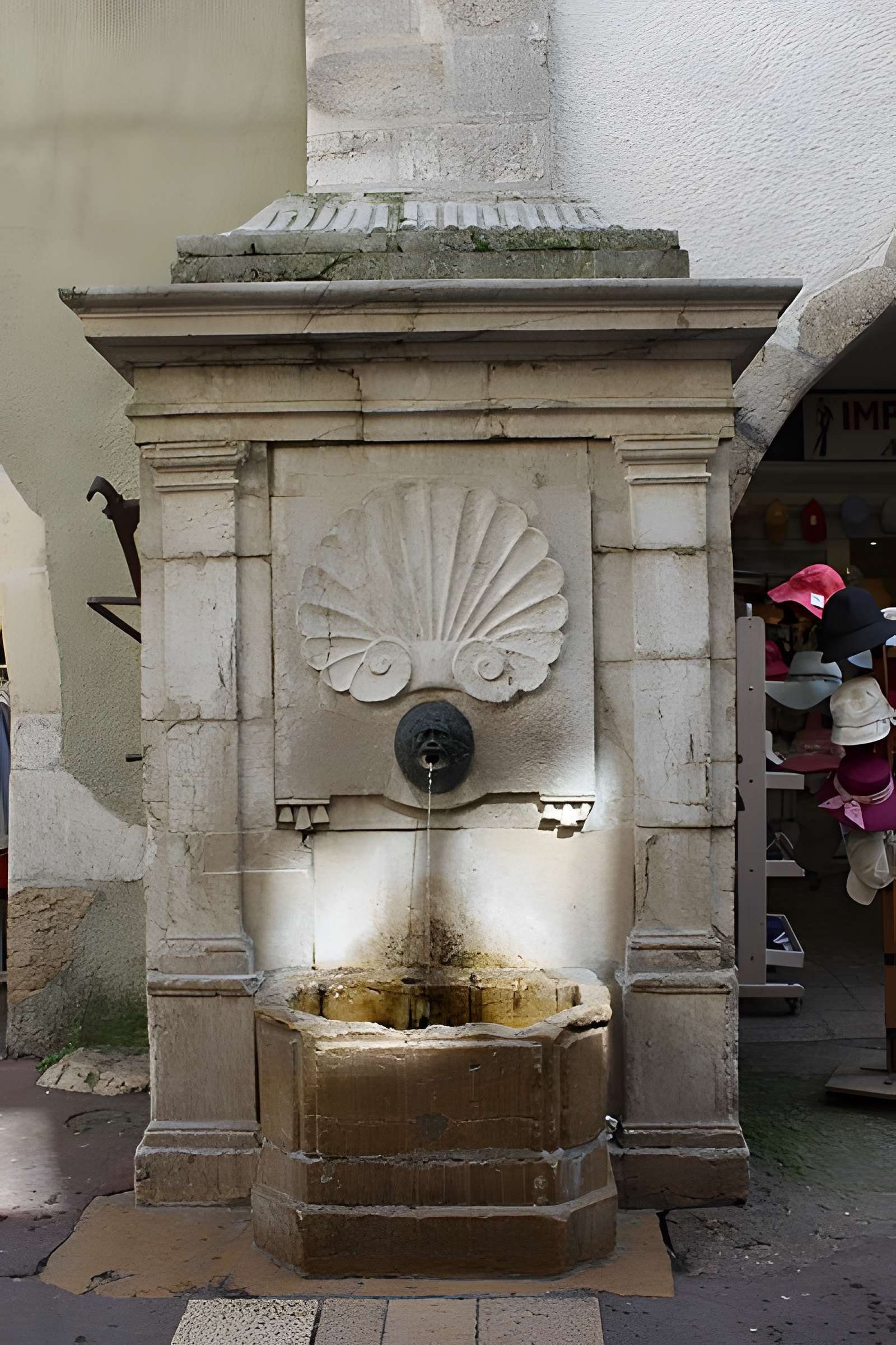 Fontaine de la rue de l'Île à Annecy