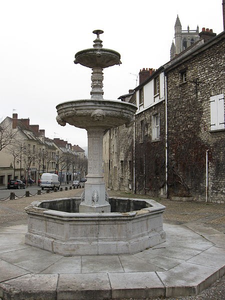 Photo de Fontaine de l'Hôtel-de-Ville de Mantes-la-Jolie