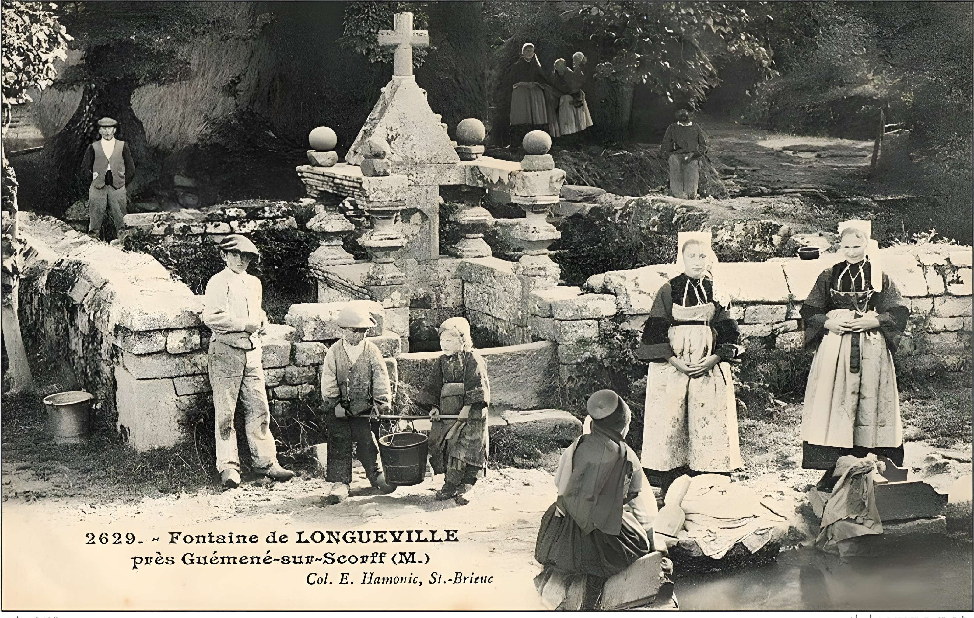 Fontaine de Longueville à Locmalo