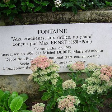 fontaine de max ernst a amboise